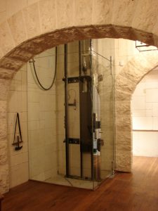 home elevator repairs